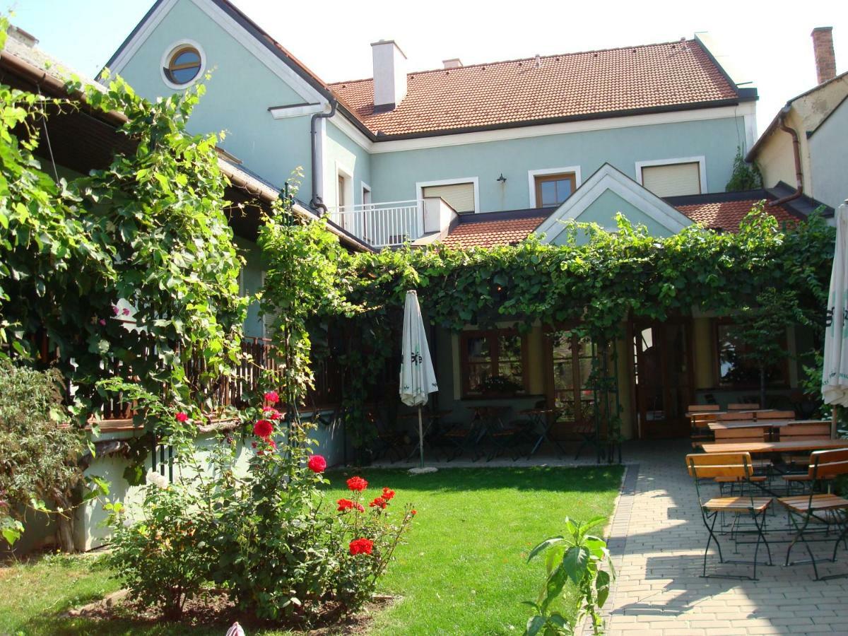 Beim Gangl Hotel Illmitz Exterior photo